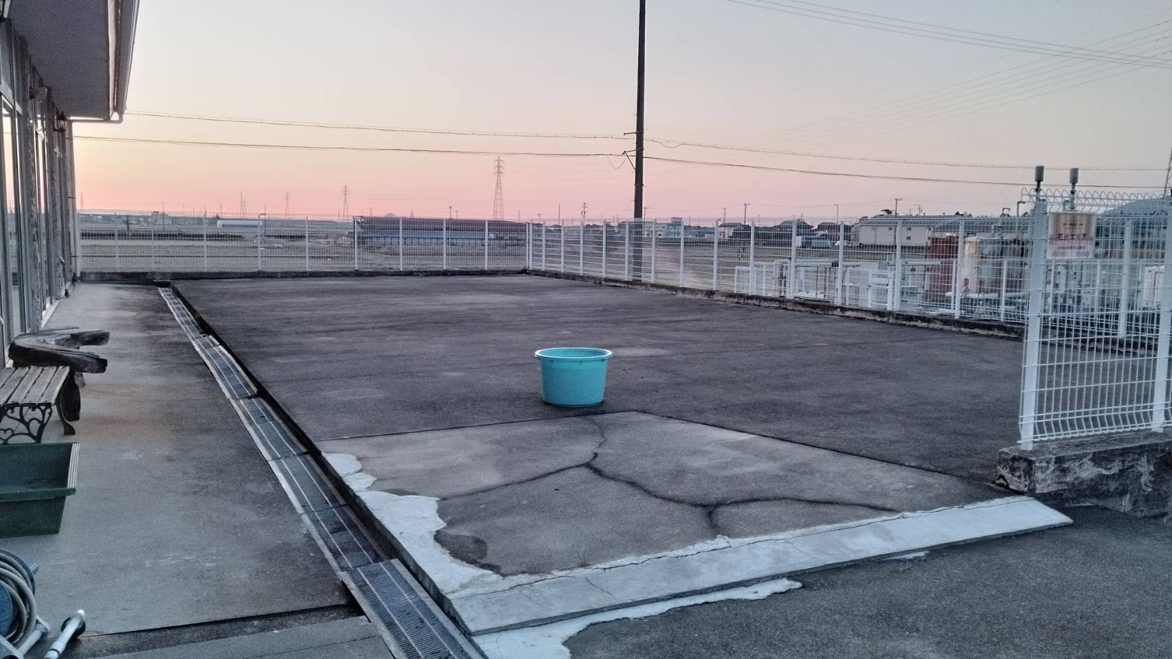 養老温泉ゆせんの里キャンプ場の花火スペースの写真。手持ち花火OKです。
