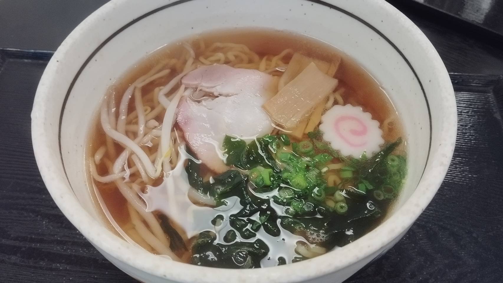 養老温泉ゆせんの里キャンプ場内にある和風ダイニング「MINORI」のラーメン。